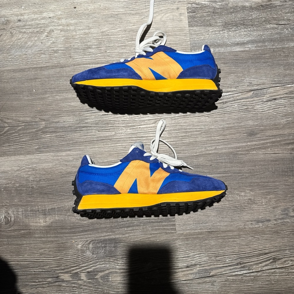 New Balance 327